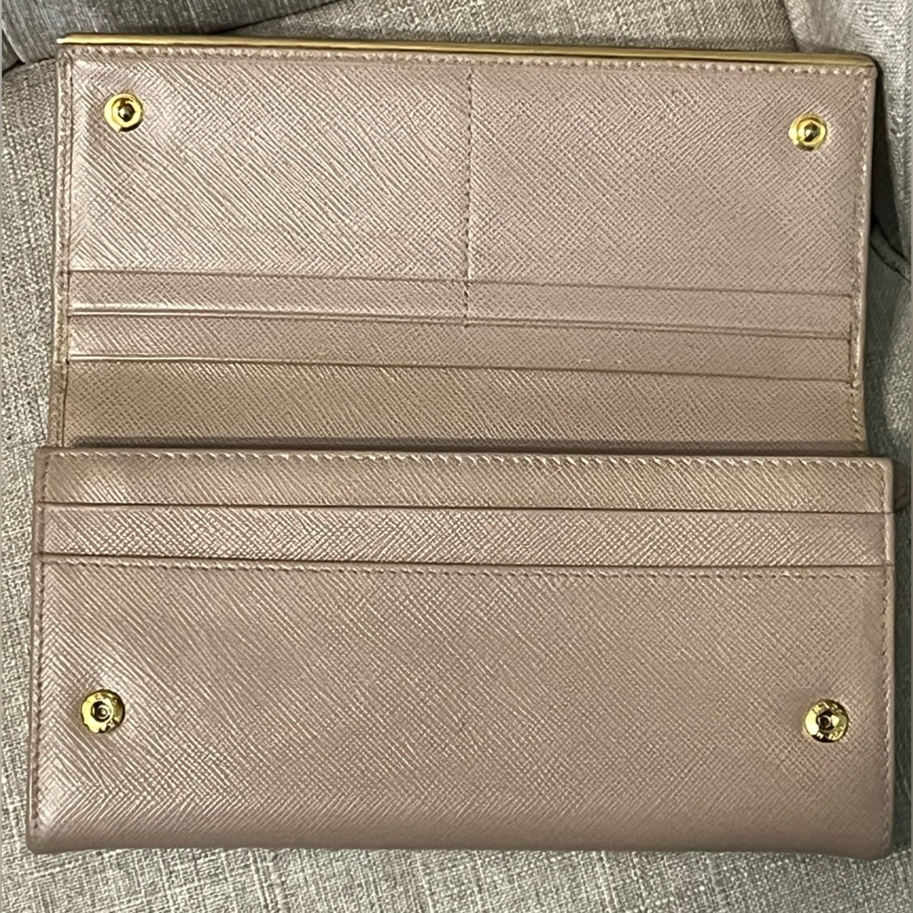 PRADA Saffiano Metal Bar Continental Flap Wallet Argila - Picture 13 of 16